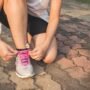 Sepatu Lari dan Sepatu Sneakers Biasa, Termasuk Teknologi